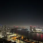 Luxury Canary Wharf Apt- Skyline Views & Balcony