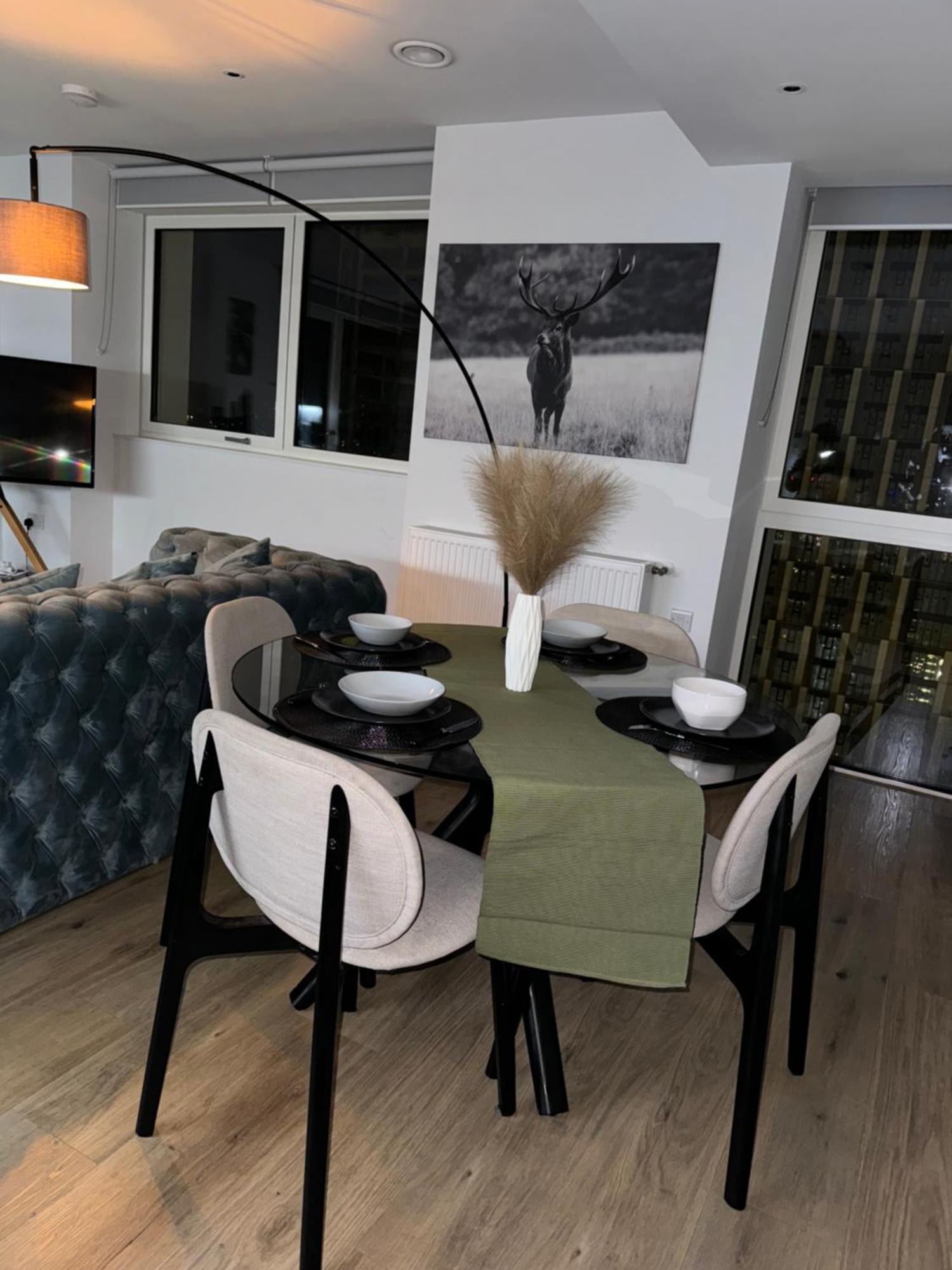 Appartamento Luxury Canary Wharf Apt- Skyline Views & Balcony Londra
